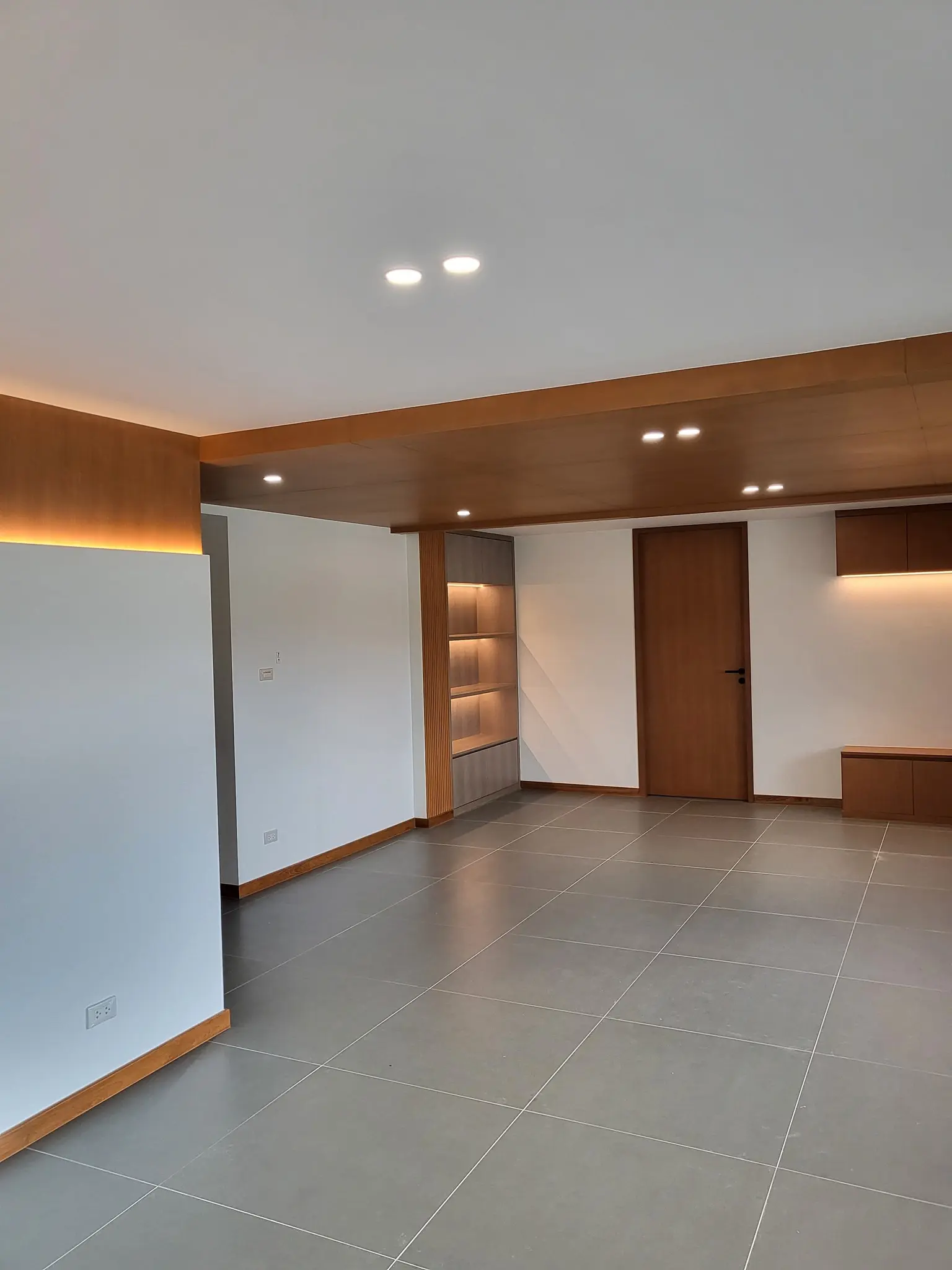 Khun Eaksak's House